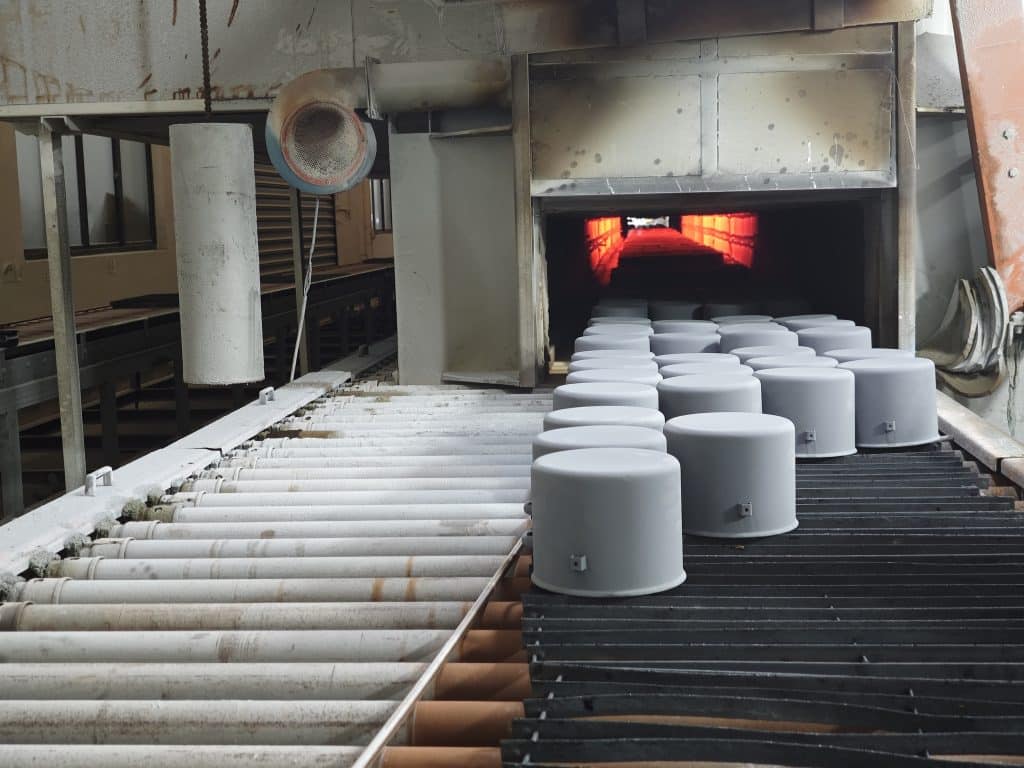 The Process of Enamel Mugs Firing