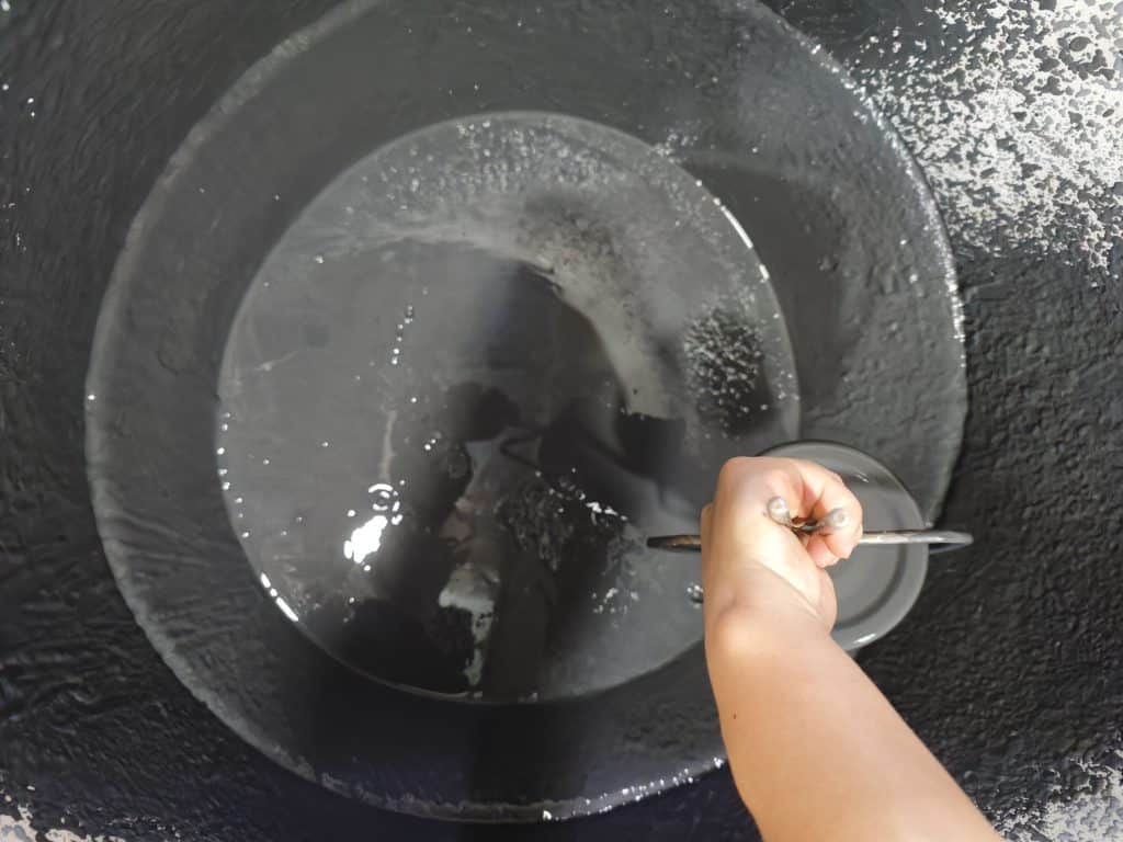 The Process of Enamel Mugs First Coating